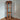Diese Vintage Vitrine aus Holz ist ein Highlight in jedem Raum